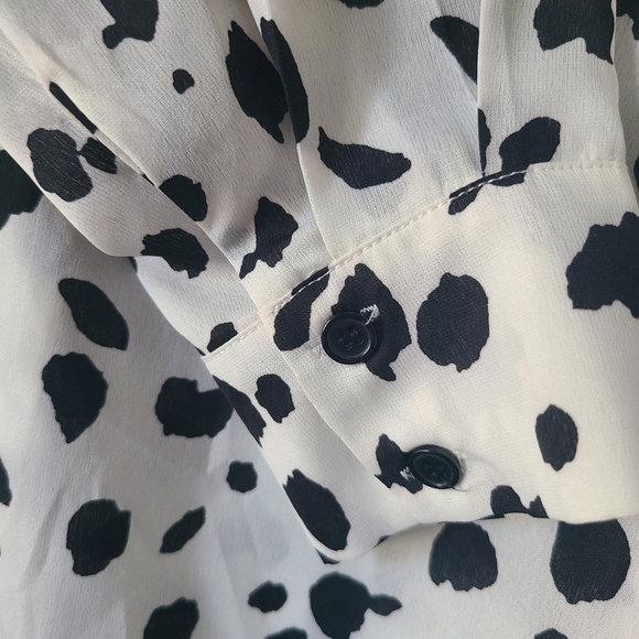 Mazik Button Down Blouse Black White Animal Print Size Medium - Picture 5 of 7